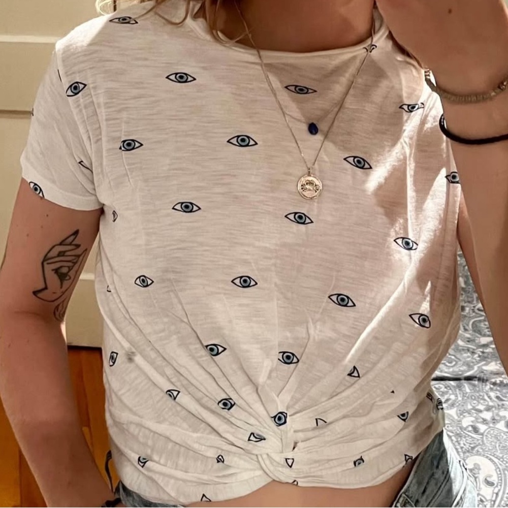 CHRLDR White and Blue Greek Eye Crop Tie Front T-Shirt